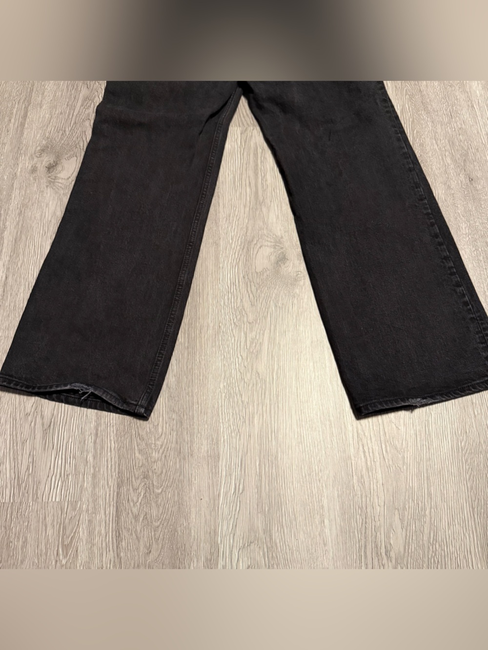 Abercrombie and Fitch High Rise 90s Relaxed Jean in Black - Picture 6 of 11